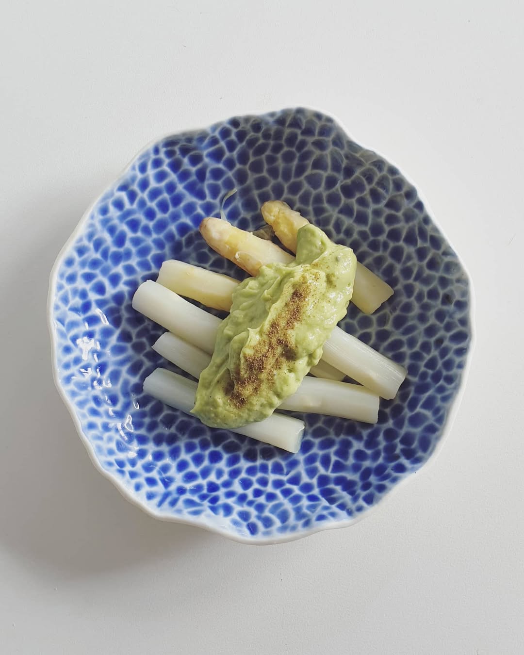 Receta de salsa con aguacate, kombucha y especias