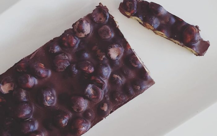Turron de cacao con avellanas