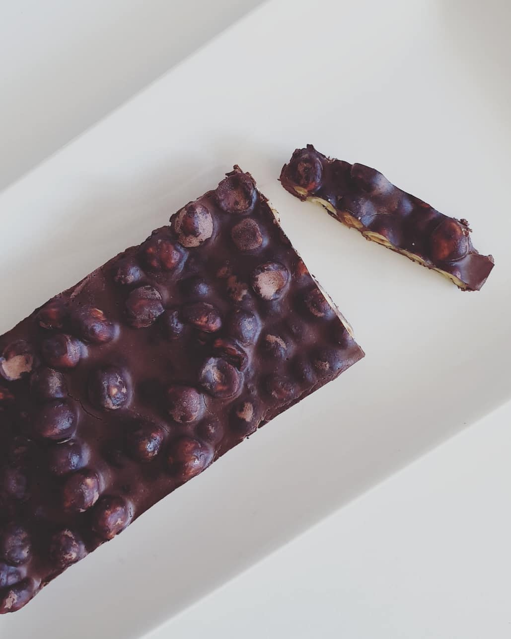 Turron de cacao con avellanas